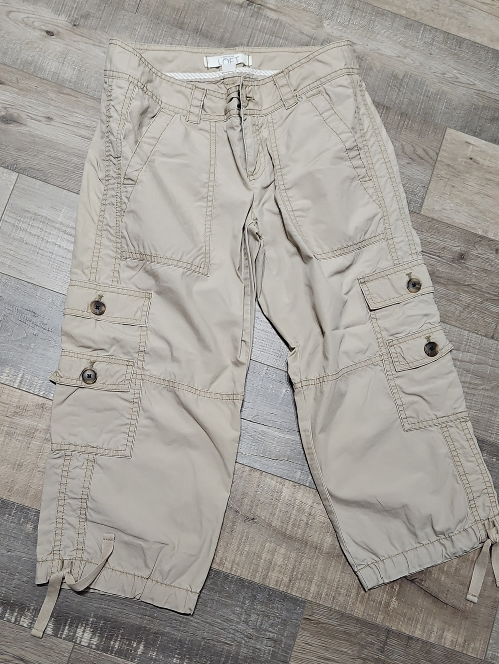 LOFT Women's Khaki Cargo Capris